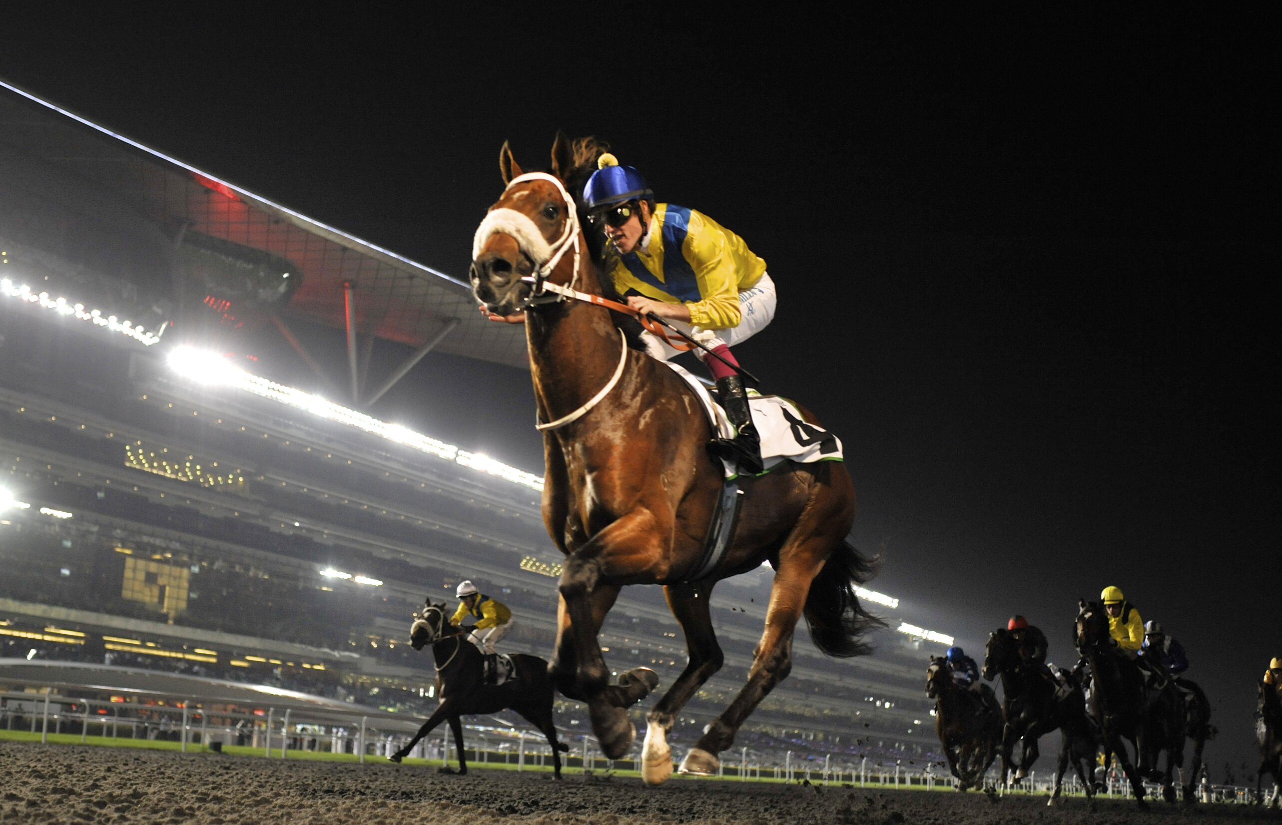 dubai-world-cup-land-rover-2012.jpg (2566×1652)