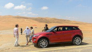 2 Range Rover Evoque on set with Ali Mostafa during the filming of his latest film A to B