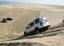 Alfardan hosts action-packed family day in “Land Rover Ride & Drive Desert Event”
